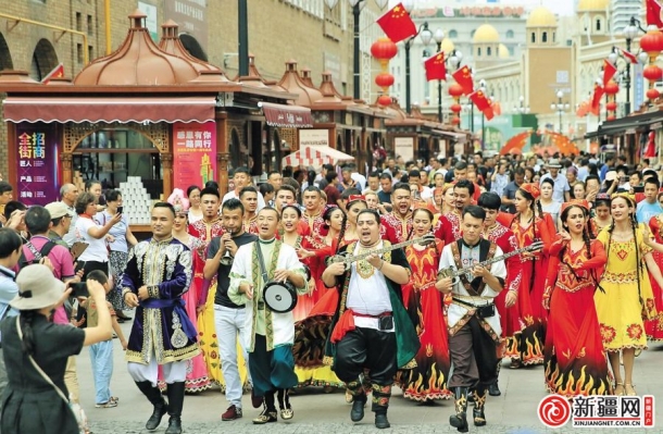 乌鲁木齐市"网红打卡地"——大巴扎步行街旅游人数突破2740万人次