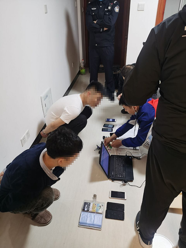 目前,8名犯罪嫌疑人被库尔勒市公安局依法刑事拘留,案件正在进一步