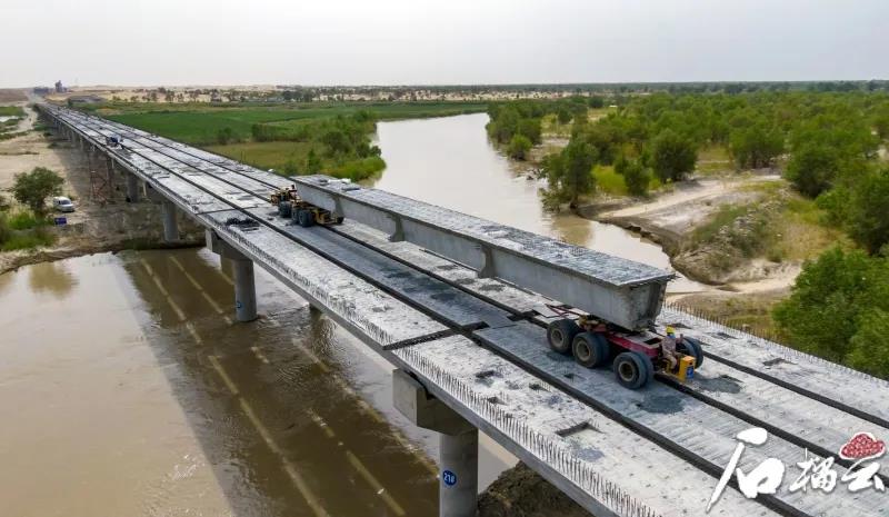 于2017年10月开工 项目建设起点为尉犁县 塔里木河特大桥 是全线建设