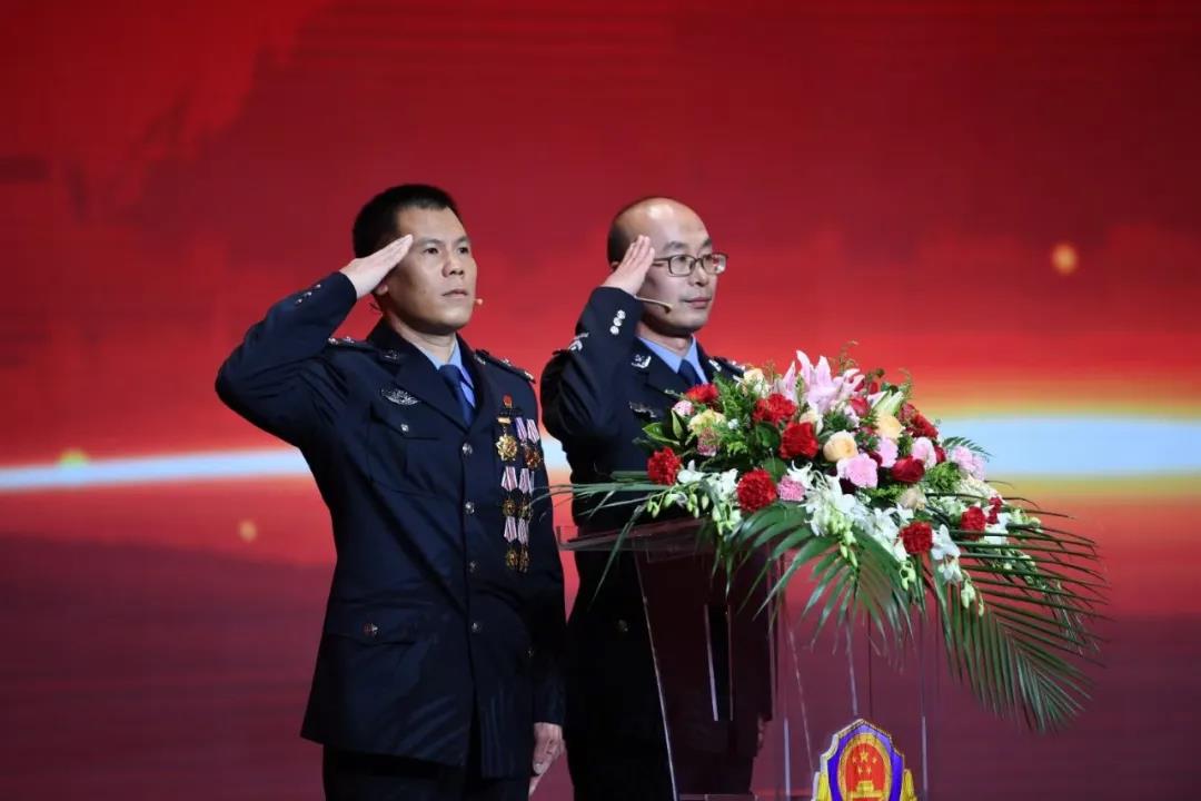 图左为孙超,图右为丁发根