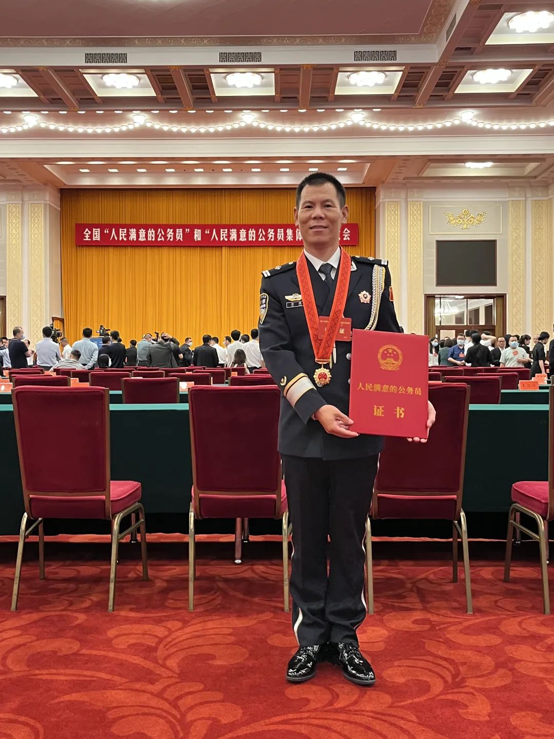 全国人民满意的公务员孙超