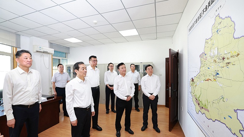 陈小江在自治区应急管理厅调研并听取有关单位工作...