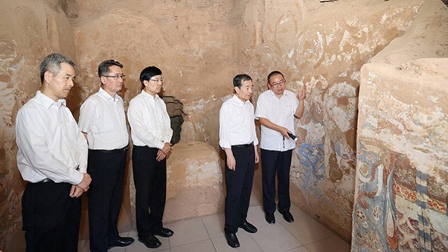 陈小江在吐鲁番市调研