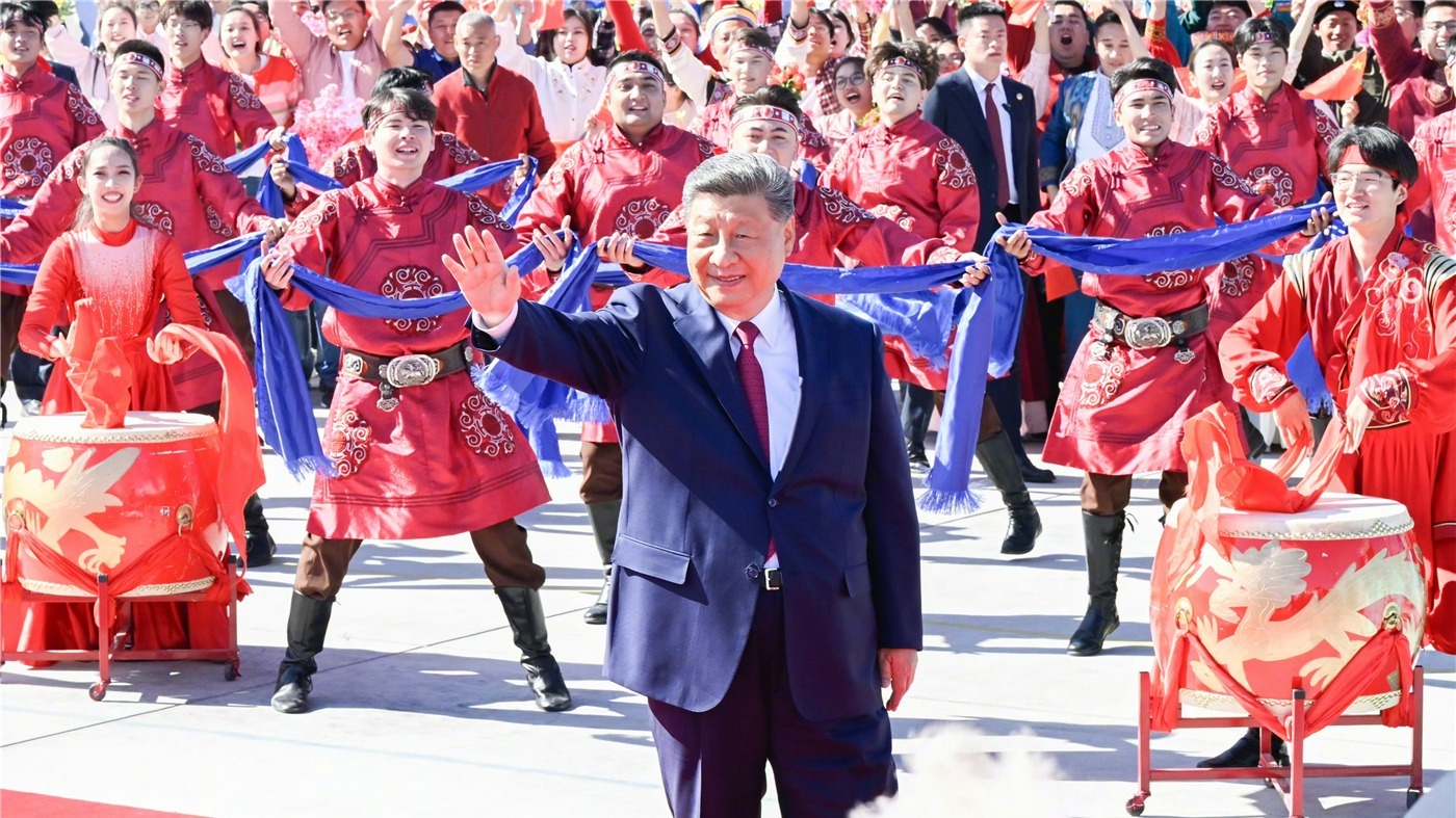 习近平离开新疆返回北京