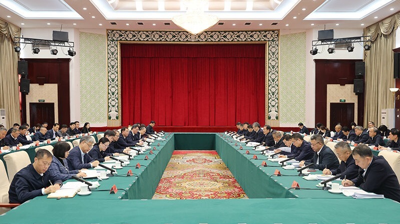 自然资源部“一部两局”援疆工作座谈会在乌鲁木齐...