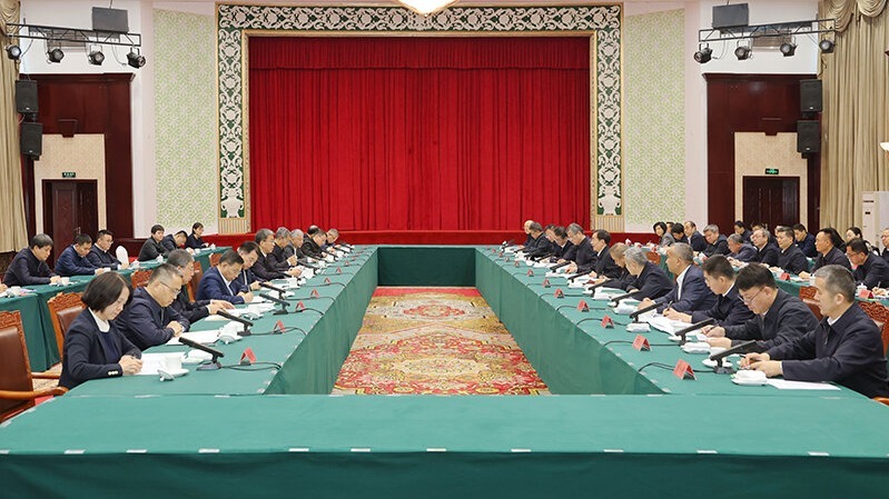 2025年教育部与自治区和兵团战略会商会议召开