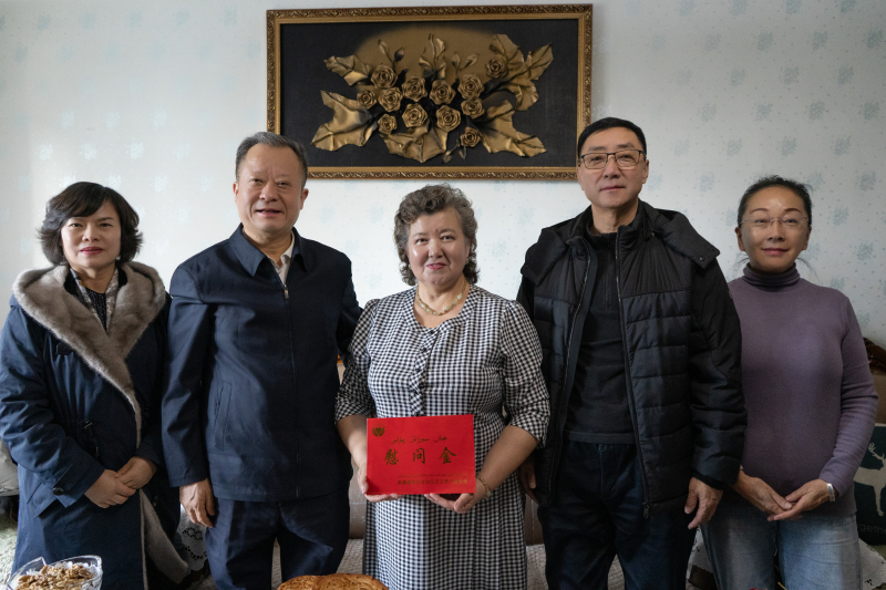 我区政法部门慰问见义勇为人员