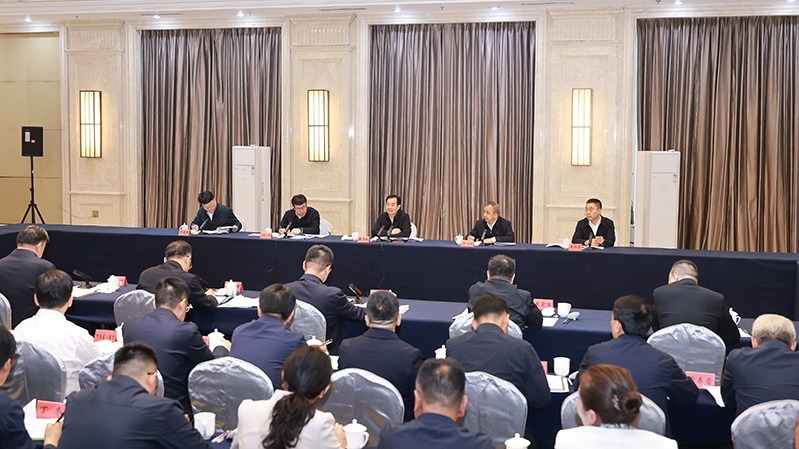 陈小江艾尔肯·吐尼亚孜在伊犁调研并召开文旅工作...
