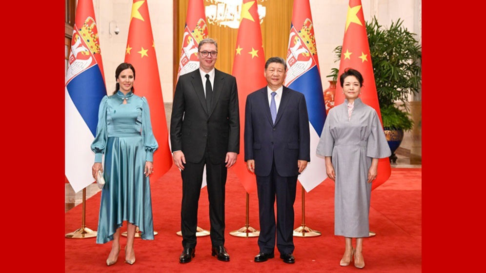 习近平同塞尔维亚总统武契奇举行会谈
